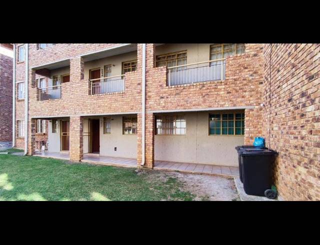 2 BEDROOM APARTMENT FOR SALE IN HUGHES
